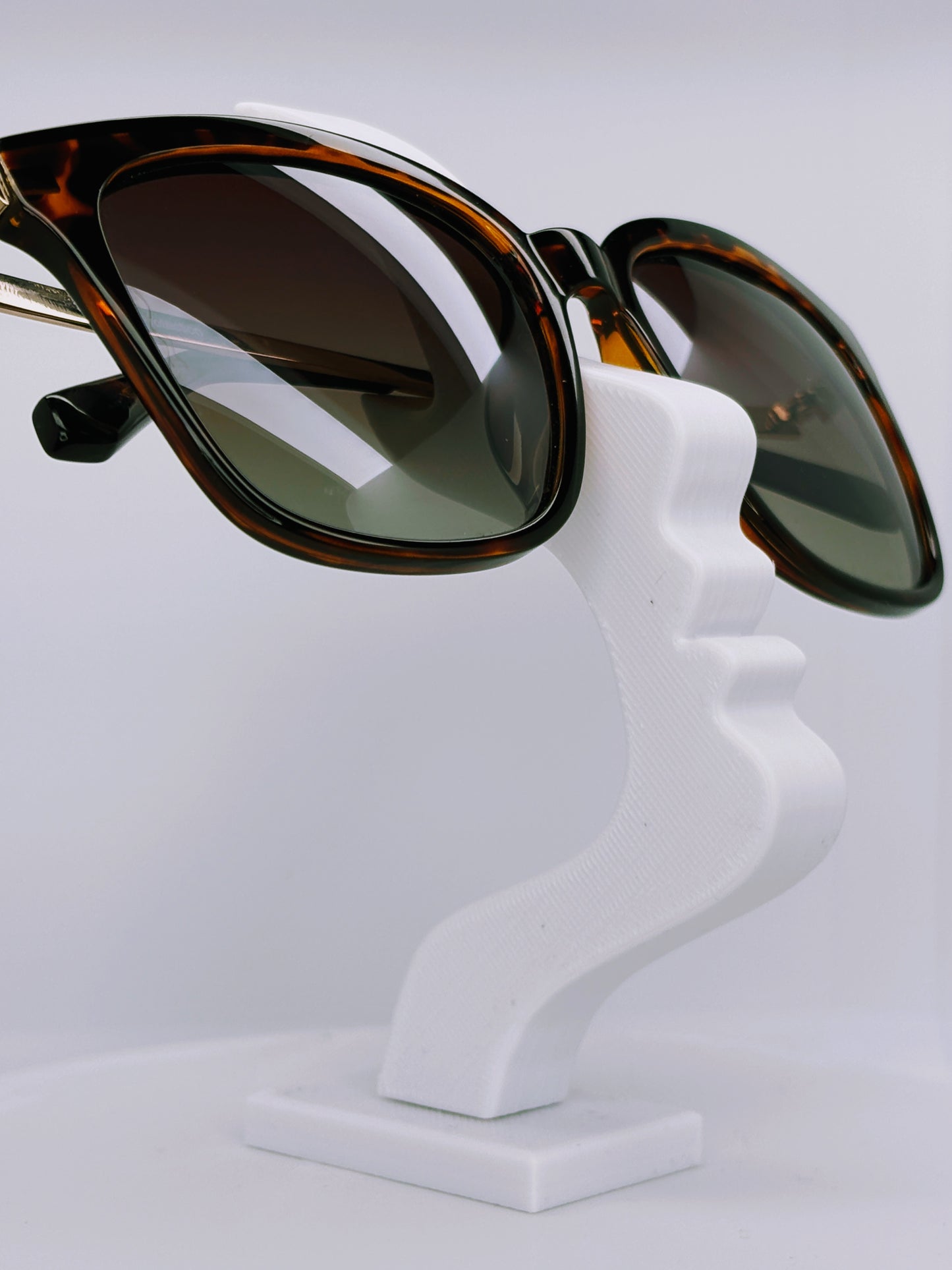 The Modern Silhouette Glasses Stand