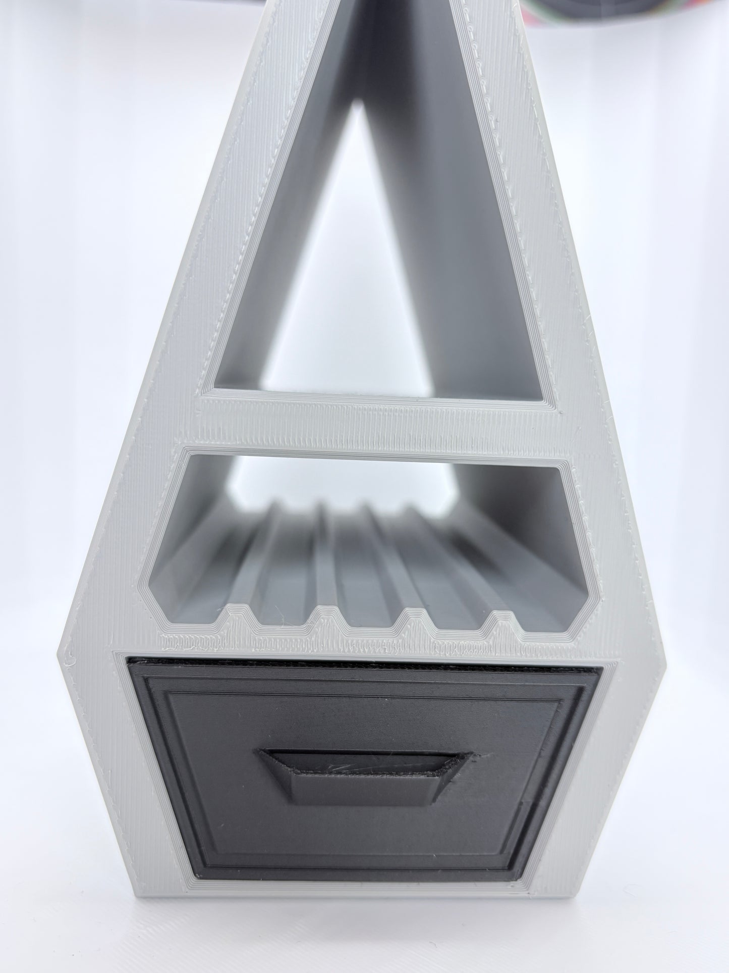 3D Printed Pyramid Book Holder & Reading Station