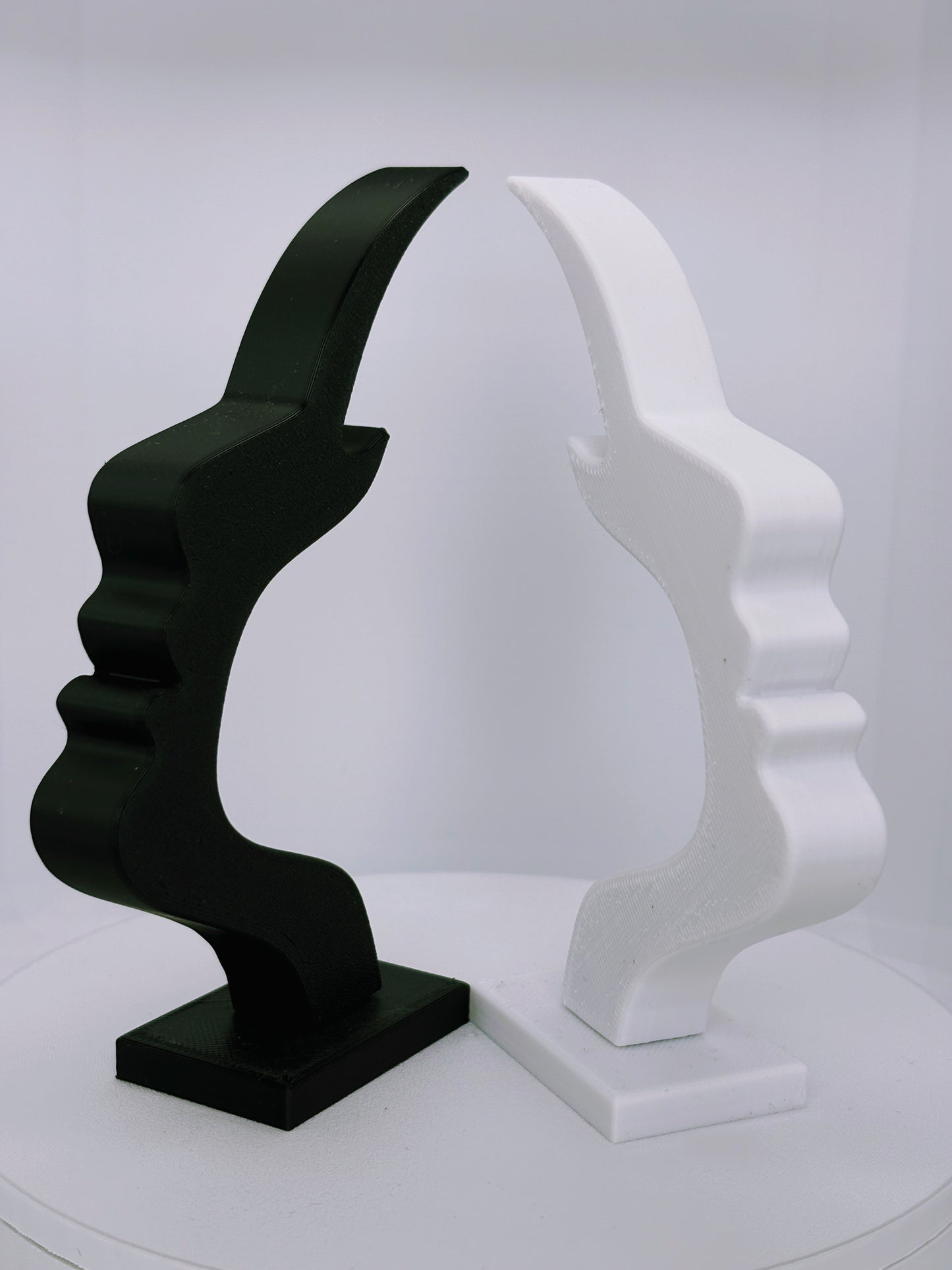 The Modern Silhouette Glasses Stand